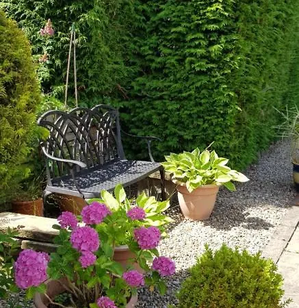 度假居 Chaloners, Free Parking, Large Garden, Close To Races & Centre